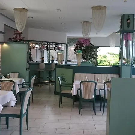 Reifenstein Hotell Kleinbartloff