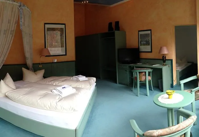 Reifenstein Hotell 4*